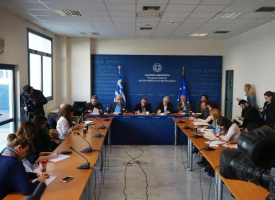 Πρόγραμμα εκπαίδευσης για 5.000 πρόσφυγες και προσλήψεις εκπαιδευτικών – Όλα τα νέα
