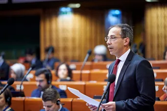 «Η συνεχής αύξηση των μετεγγραφών υπονομεύει τα ΑΕΙ»
