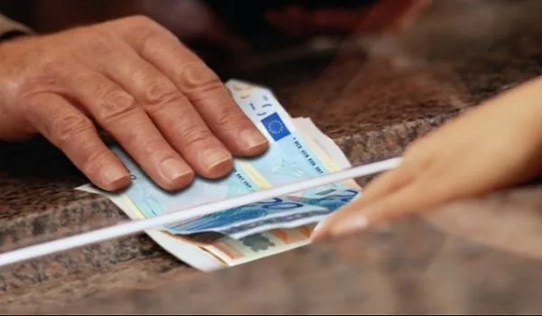 Ανοίγουν οι λογαριασμοί 400.000 οφειλετών