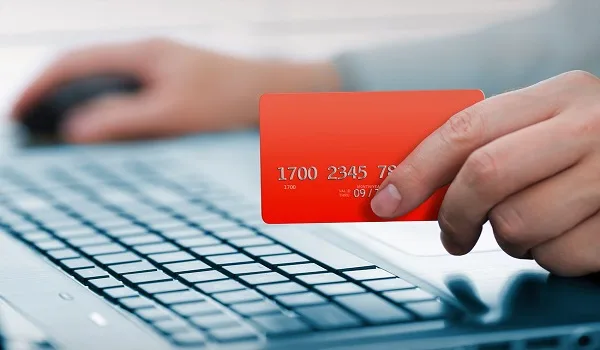 Φορολογικές δηλώσεις 2018: Ποιούς συμφέρει η εξόφληση της εφορίας μέσω Taxis με κάρτα