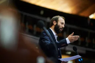 « Η εκπαίδευση είναι το κλειδί για την ένταξη μεταναστών και προσφύγων»