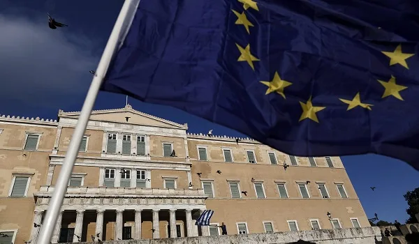Handesblatt: Σε αυστηρή επιτήρηση για δεκαετίες η Ελλάδα