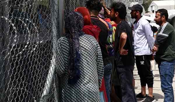 Μειώνονται τα παράβολα για την εξασφάλιση της άδειας διαμονής αλλοδαπών