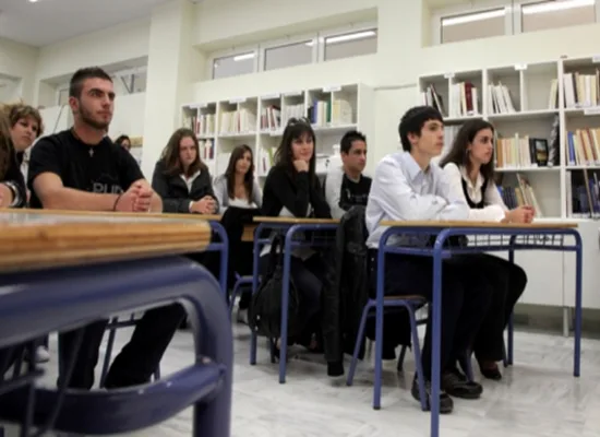 Παρατείνονται  οι συμβάσεις μεταφοράς μαθητών