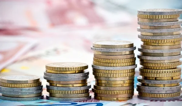 “Βιώσιμο” θεωρεί το ελληνικό δημόσιο χρέος ο επικεφαλής του ESM Κλάους Ρέγκλινγκ