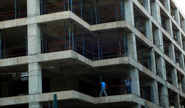 Τι αλλάζει στο νέο νόμο για τις οικοδομικές άδειες και πόσο θα κοστίζουν