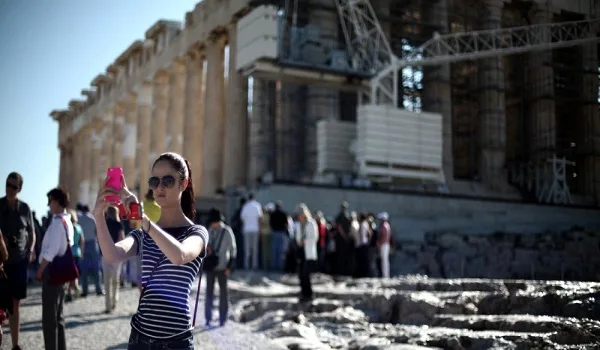 Die Presse: Ο αριθμός των τουριστών στην Ελλάδα διπλασιάστηκε μέσα σε 5 χρόνια