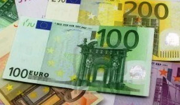 Nέα χαρτονομίσματα 100 και 200 ευρώ
