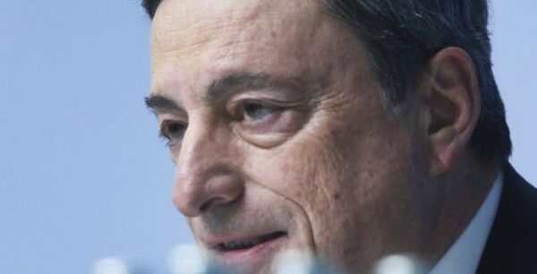 Αισιόδοξος για τις προοπτικές της ευρωζώνης ο Ντράγκι