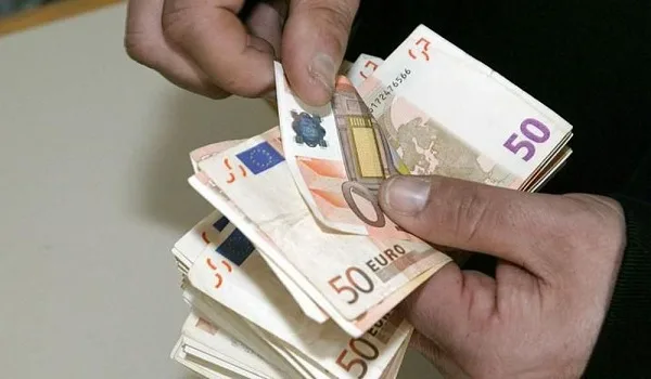“Ρύθμιση οφειλών προς ταμεία και εφορία για όσους είχαν κλείσει βιβλία και μπλοκάκια”
