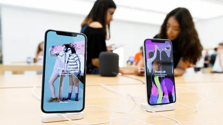 Παράπονα από χρήστες των νέων iPhones για πρόβλημα στη φόρτισή τους