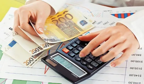 Πρωταθλητής χρέους με διαφορά η Ελλάδα στην ΕΕ: Στο 176,1% του ΑΕΠ