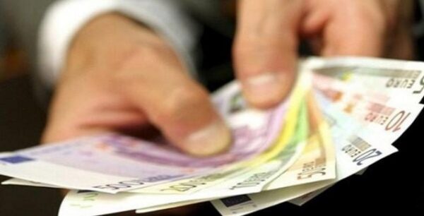 Δώρο Χριστουγέννων: Πόσα λεφτά θα πάρετε