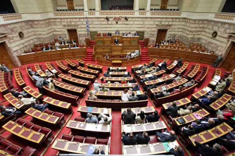 Αναδεικνύει το θέμα της μοριοδότησης  για τους εκπαιδευτικούς που υπηρετούν στις σχολικές μονάδες δευτεροβάθμιας εκπαίδευσης