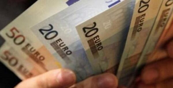 ΕΛΣΤΑΤ: Στις 16.378 ευρώ το κατά κεφαλήν ΑΕΠ στη χώρα το 2016