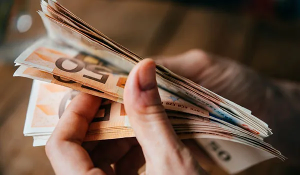 Κατώτατος μισθός: Πότε θα αυξηθεί και πόσο