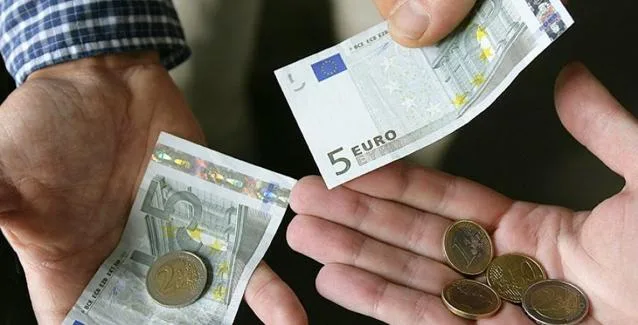 Ο κατώτατος ελληνικός μισθός από τους χαμηλότερους παγκοσμίως