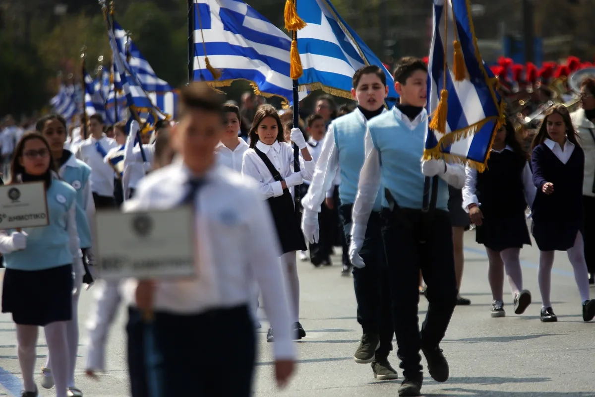 28η Οκτωβρίου: To τέταρτο κύμα «χτυπά» τις παρελάσεις – Πού δεν θα γίνουν