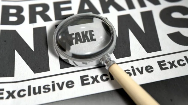 Διγαλάκης: «Πλουραλισμός απόψεων και προτάσεων για την αντιμετώπιση των fake news»