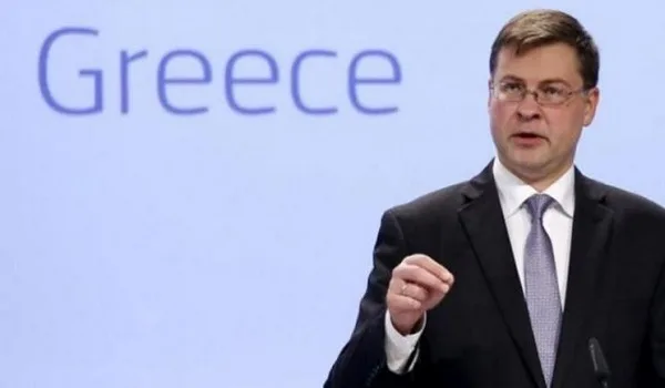 Ντομπρόβσκις για παροχές Τσίπρα: Η Ελλάδα να τηρήσει τους δημοσιονομικούς της στόχους