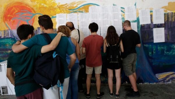 Βάσεις 2019: Έρχεται πτώση των βάσεων για τα ΑΕΙ – Ποιές σχολές εξαιρούνται
