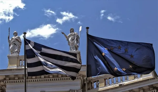 Κομισιόν: Εκδόθηκε η απόφαση για την παράταση της ενισχυμένης εποπτείας της Ελλάδας