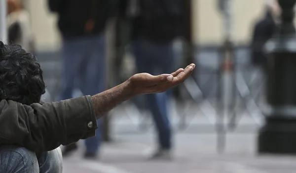 ΕΣΛΣΤΑΤ: Δύο εκατομμύρια σε κίνδυνο φτώχειας