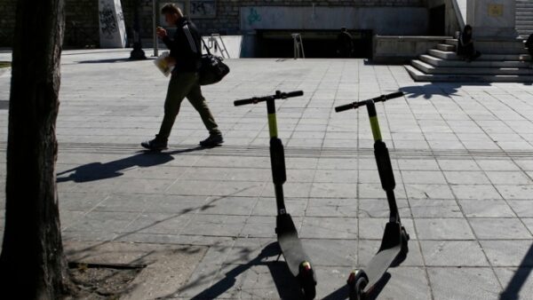 Με νομοσχέδιο θα ρυθμιστεί το κανονιστικό πλαίσιο για πατίνια και skate rollers