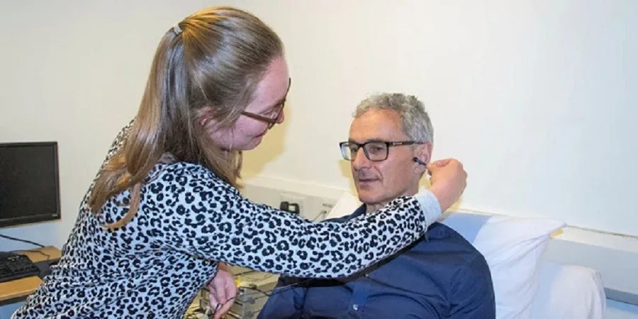 Πώς μια θεραπεία διέγερσης του αυτιού επιβραδύνει τη γήρανση
