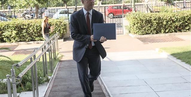 Με το βλέμμα στις προγραμματικές και νέο ραντεβού τον Σεπτέμβριο