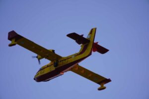 Μεγάλη πυρκαγιά στη Χίο – Εκκενώθηκε ο οικισμός