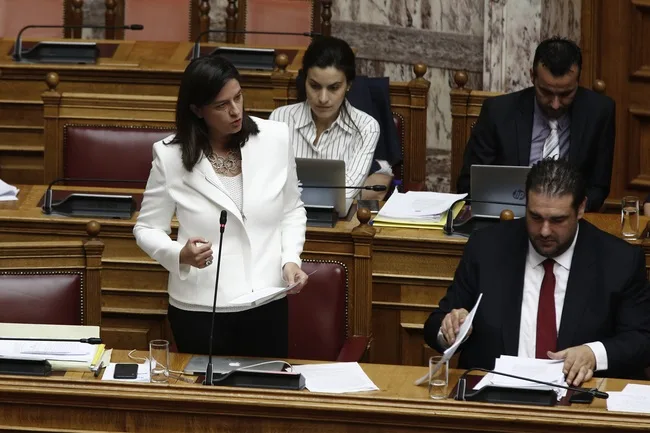 Η Υπουργός Παιδείας Νίκη Κεραμέως για τη Συνταγματικότητα της διάταξης για το άσυλο