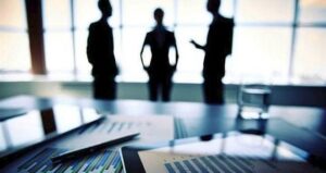 Τα μέτρα για την αντιμετώπιση της μαύρης εργασίας  – “Μαύρο” μητρώο και τσουχτερά πρόστιμα