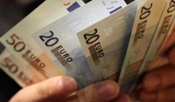 Επίδομα ΟΠΕΚΑ: Ποιές μητέρες δικαιούνται τα 1.000 ευρώ