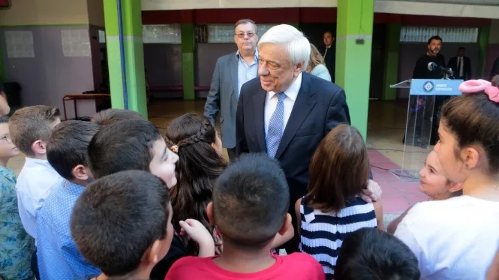 Παυλόπουλος στους μαθητές: Είστε η ελπίδα και το μέλλον αυτού του τόπου