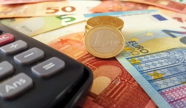 Άνοιξε η ρύθμιση για τις 120 δόσεις στην Εφορία