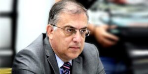 Θεοδωρικάκος: Υπάρχουν 9.000 περισσότεροι συμβασιούχοι