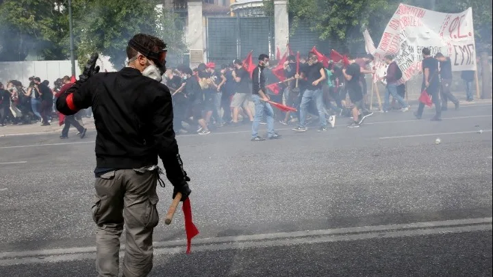 Ολοκληρώθηκε η φοιτητική πορεία στο κέντρο της Αθήνας
