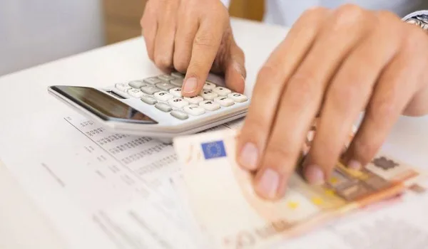 Συντάξεις: Τι αλλάζει σε κύριες και επικουρικές