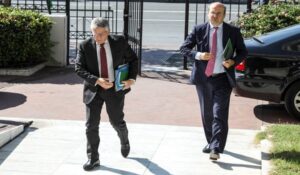 Τα μέτρα της τελευταίας στιγμής που έπεισαν τους θεσμούς