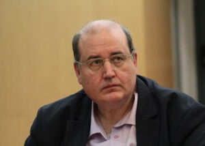 Φίλης: «Ο νόμος για κολέγια, που παρακάμπτει το αρ. 16 του Συντάγματος, πρέπει να αποσυρθεί