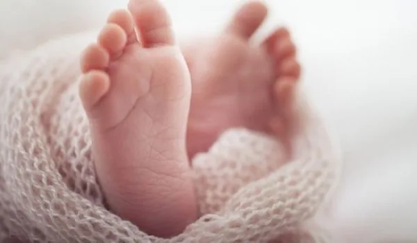 Αυξημένος ο κίνδυνος γέννησης μωρών με νευροαναπτυξιακές διαταραχές για τις έγκυες με κορονοϊό