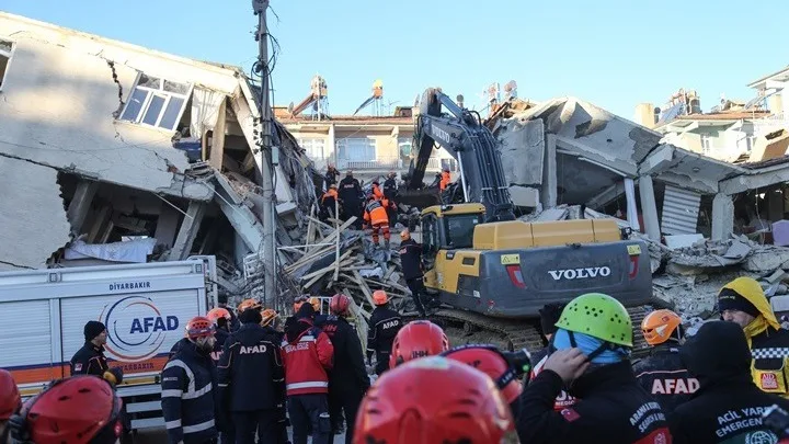 Σεισμός Τουρκία: Τουλάχιστον 21 νεκροί, στους 1.030 οι τραυματίες
