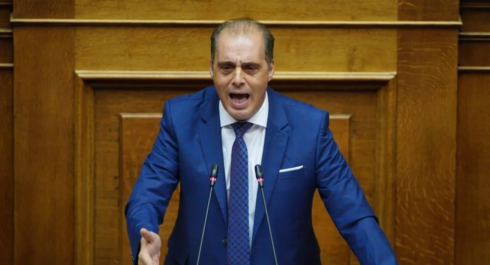 Βελόπουλος: Έχετε κάνει εγκλήματα με τα σχολικά βιβλία