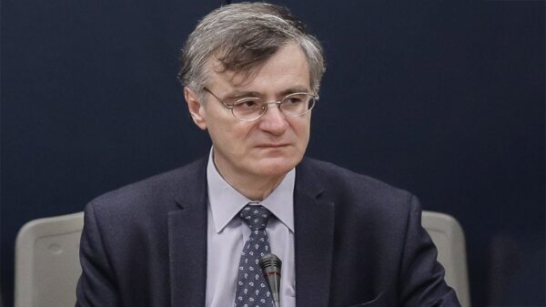 Κορονοϊός: Αναστέλλονται όλες οι σχολικές εκδρομές στο εξωτερικό
