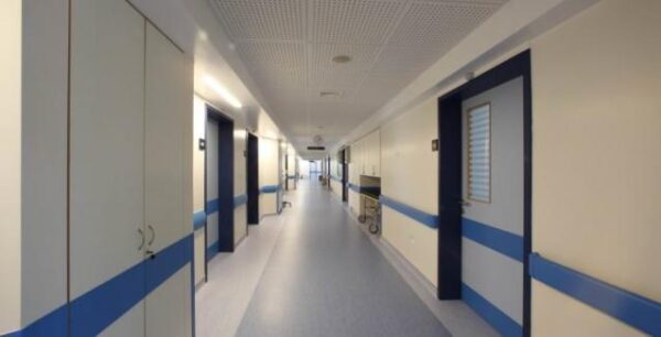 ΕΟΔΥ: Να αυτοπεριορίζονται ακόμα και όσοι έχουν συμπτώματα γρίπης