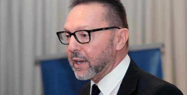 Στουρνάρας: Η προσφυγή στο ΕΜΣ δεν είναι μνημόνιο