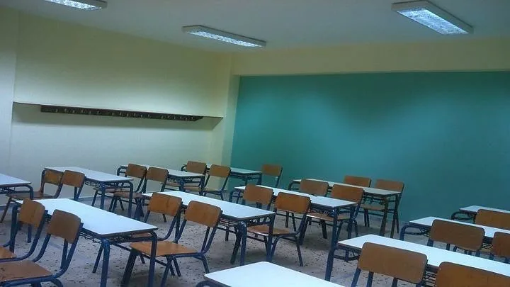 «Δάσκαλος εμπιστοσύνης» στα σχολεία – Δείτε πώς θα λειτουργεί ο νέος θεσμός
