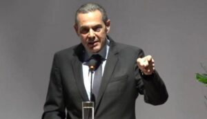 Καμμένος σε Κεραμέως: Δεν είναι λογικό να παραμένουν τα σχολεία ανοιχτά