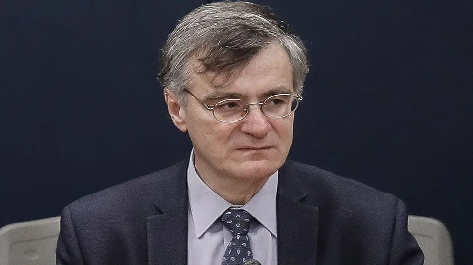 Τσιόδρας: Δεν μπορεί να μείνει lockdown για 18 μήνες – Πώς θα γίνουν οι Πανελλήνιες 2020